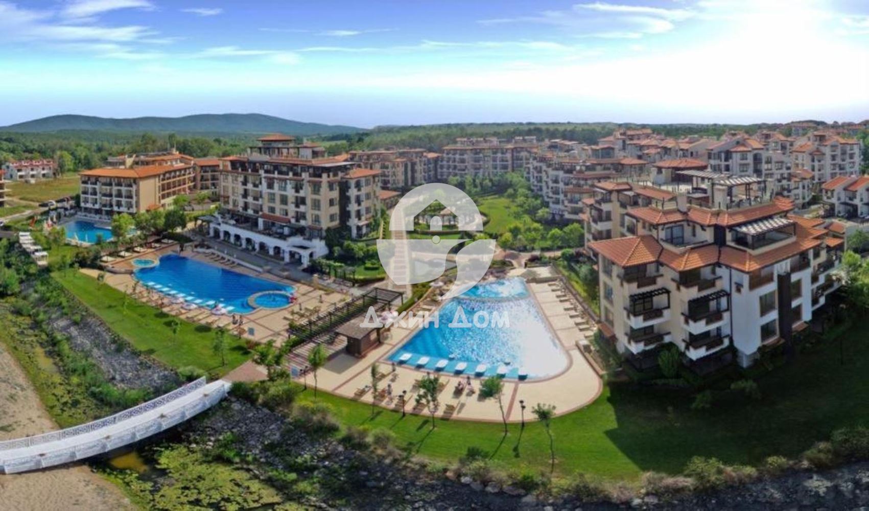 Тристаен апартамент на ПЪРВА ЛИНИЯ МОРЕ в к-с Оазис Резорт, с. Лозенец - 0