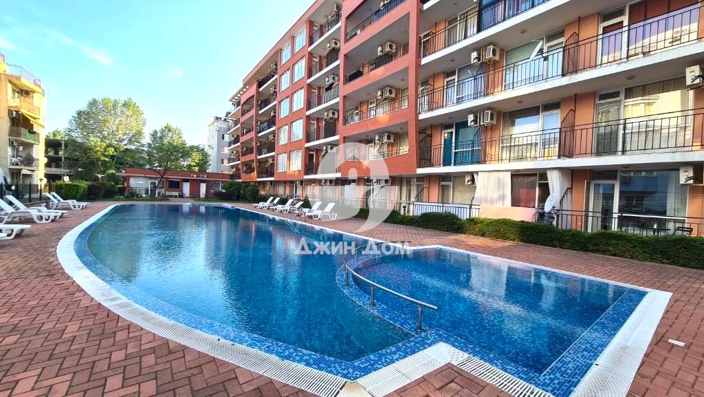 Просторен едностаен апартамент в к-с Сънсет Бийч 4, к.к. Слънчев бряг - 0