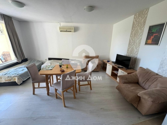 Просторен обзаведен двустаен апартамент в к-с Ясен, к.к. Слънчев Бряг - 0