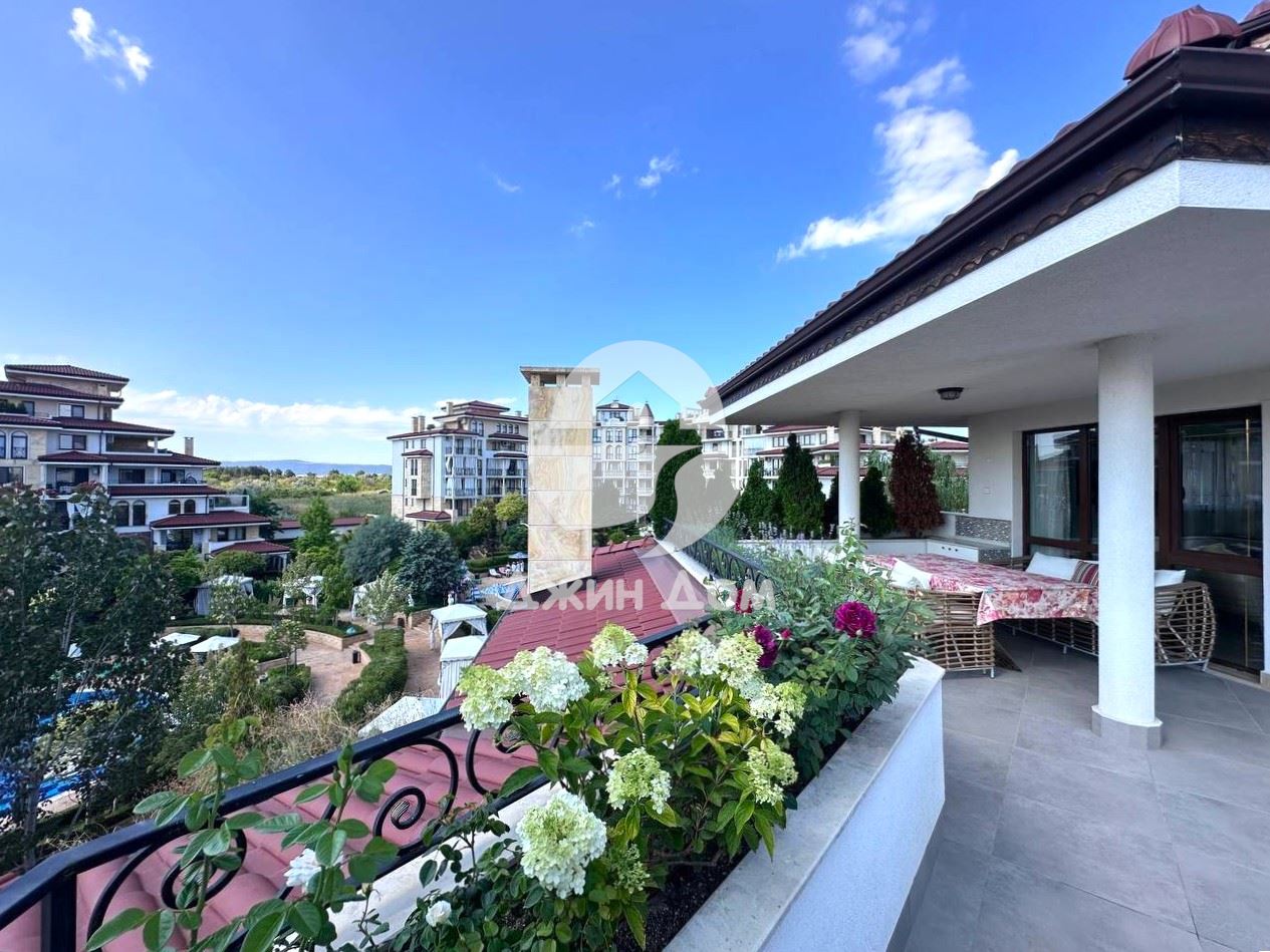 Просторен луксозен тристаен апартамент в к-с Посейдон, гр. Несебър - 0