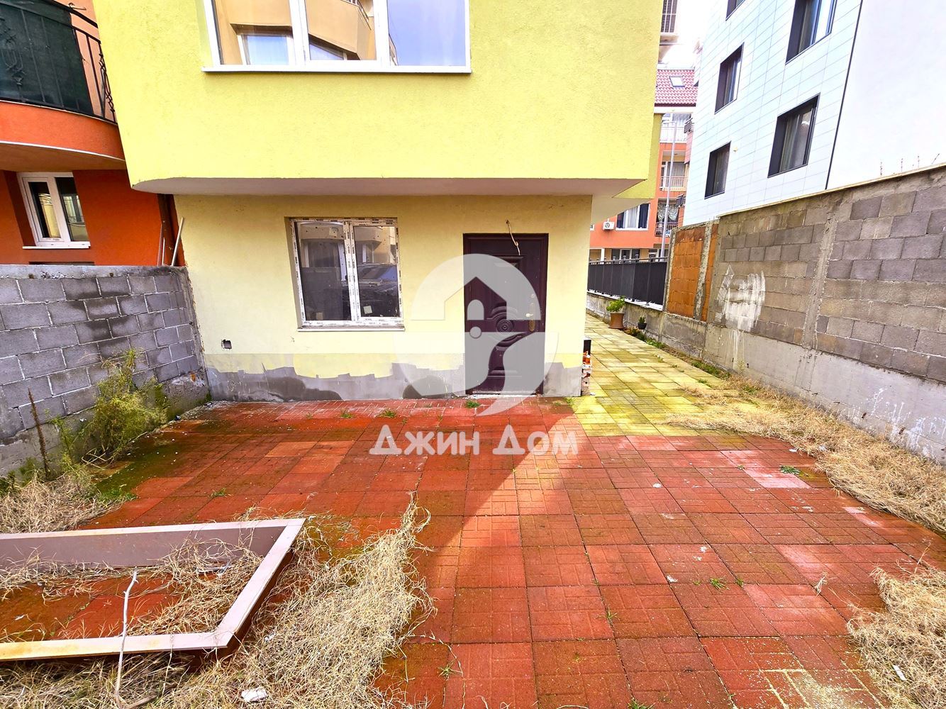 Едностаен апартамент с ДВОР и БЕЗ ТАКСА поддръжка в гр. Несебър - 0