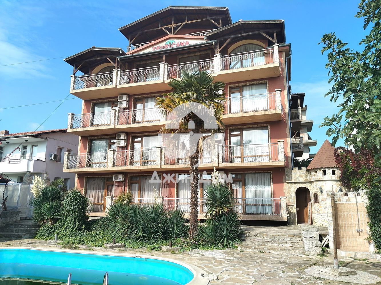 Хотел „Тропикана“ с ресторант и ГЛЕДКА МОРЕ в с. Равда - 0