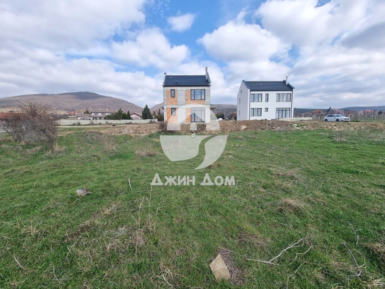 Урегулиран поземлен имот в с. Кошарица - 0