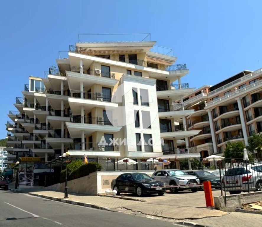 Многостаен апартамент с ПАНОРАМА МОРЕ в к-с Вила Калабрия, Свети Влас - 0