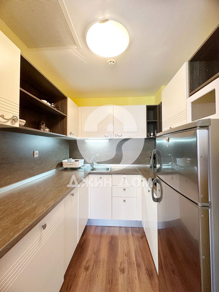 Просторен тристаен апартамент в к-с Петер Хаус, Слънчев бряг - 0