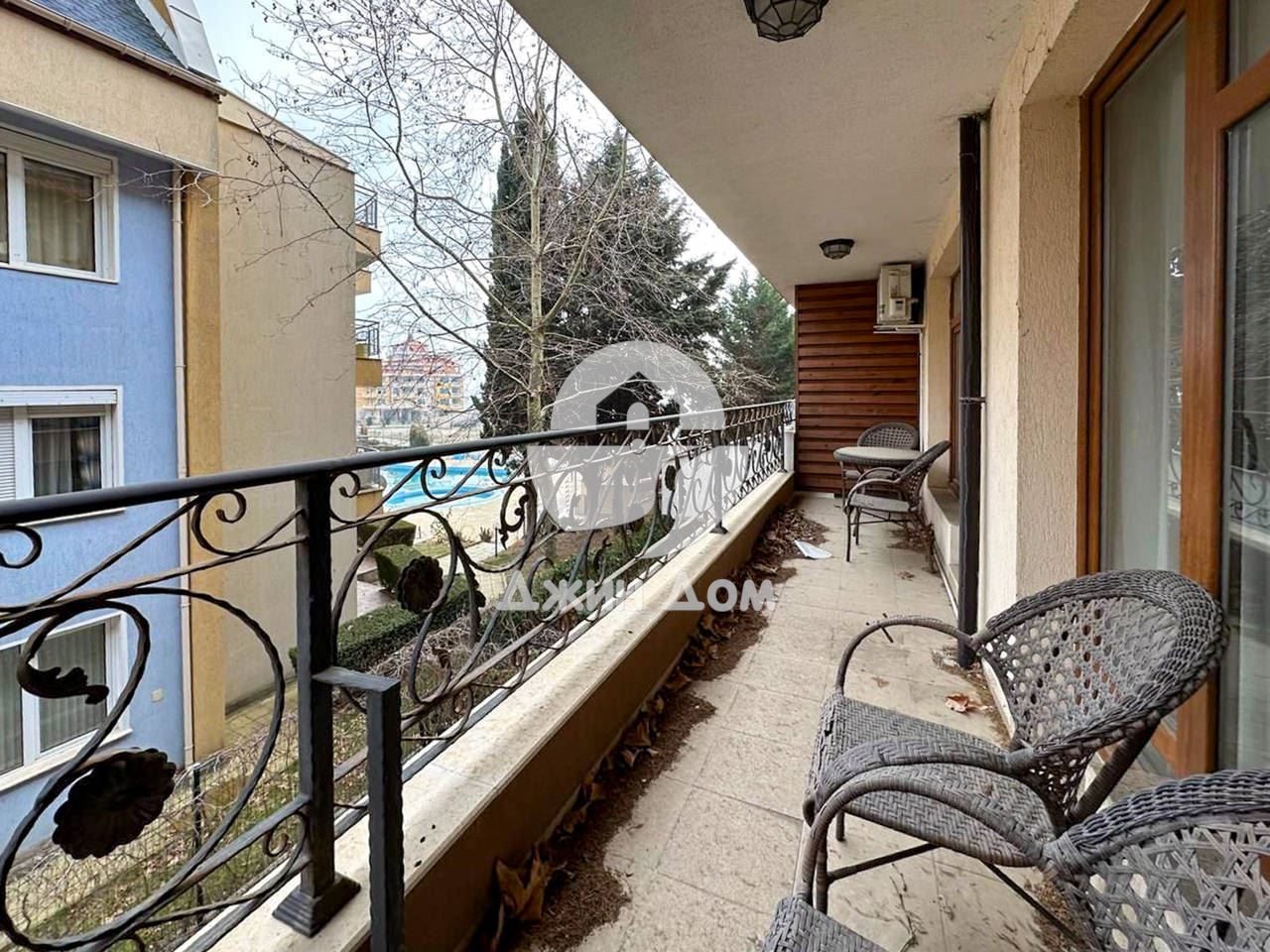 Двустаен апартамент на ПЪРВА ЛИНИЯ МОРЕ в к-с Рич 3, с. Равда - 0