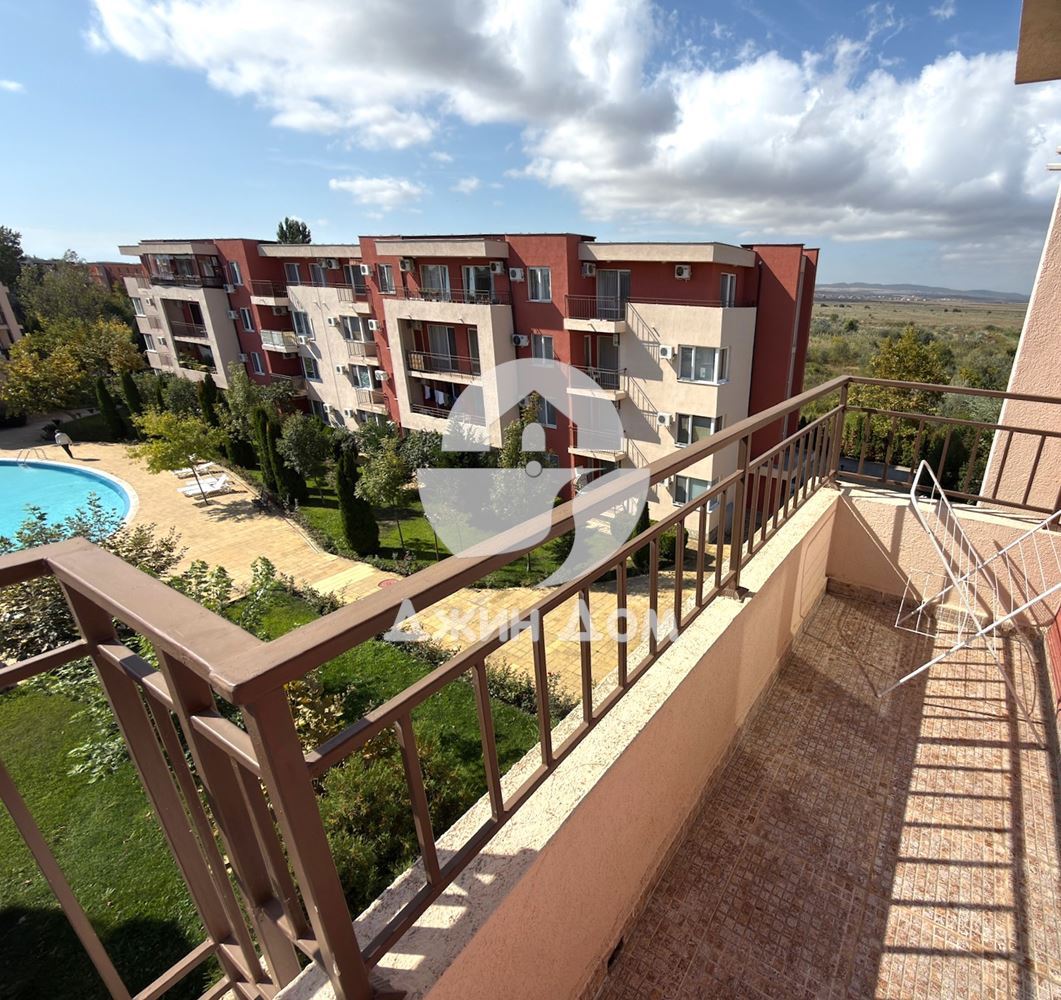 Тристаен апартамент в к-с „Холидей Форт Голф Клуб“, к.к. Слънчев бряг - 0