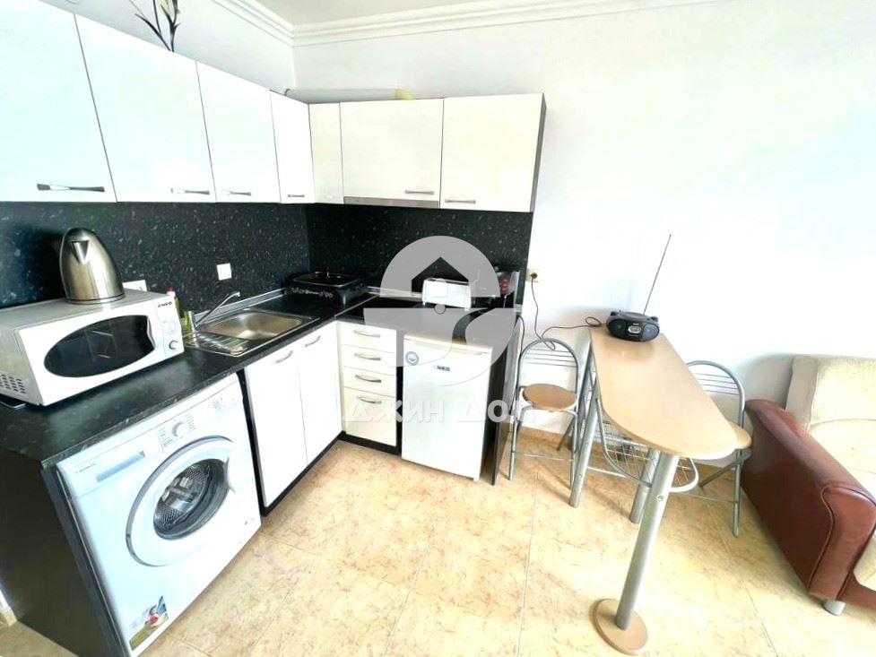 Тристаен апартамент с ПАНОРАМА МОРЕ в к-с Лазур 5, гр. Свети Влас - 0