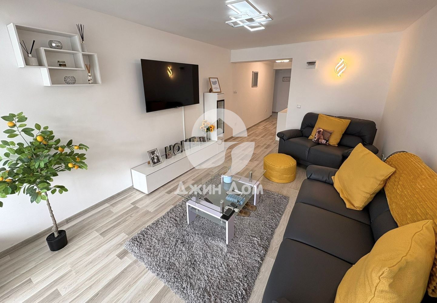 Стилен тристаен апартамент с ДВОР в гр. Свети Влас - 0