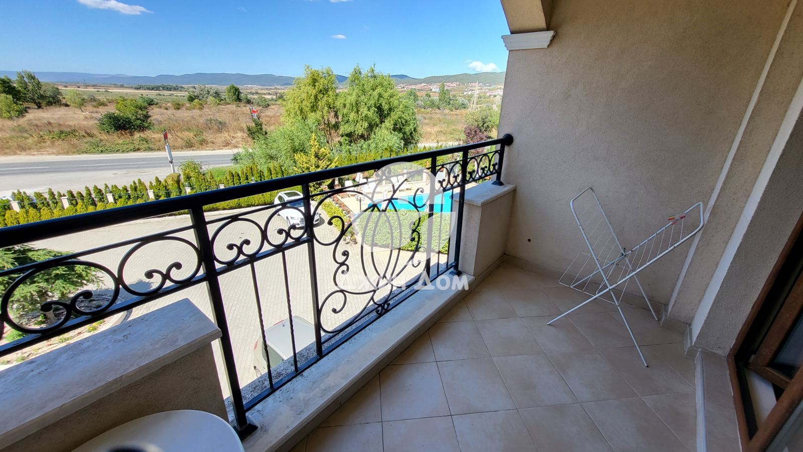 Просторен двустаен апартамент в к-с „Сезони 3“, к.к. Слънчев бряг - 0