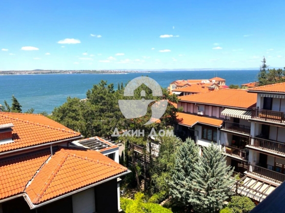 Просторен тристаен апартамент с ПАНОРАМА МОРЕ в Санта Марина, Созопол - 0