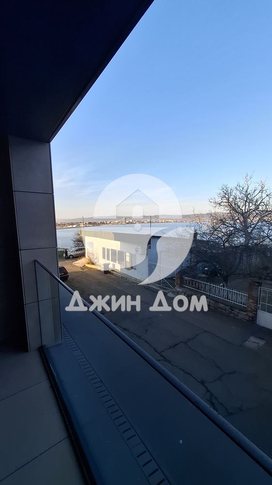 Просторен двустаен апартамент на МЕТРИ ОТ МОРЕТО в гр. Несебър - 0