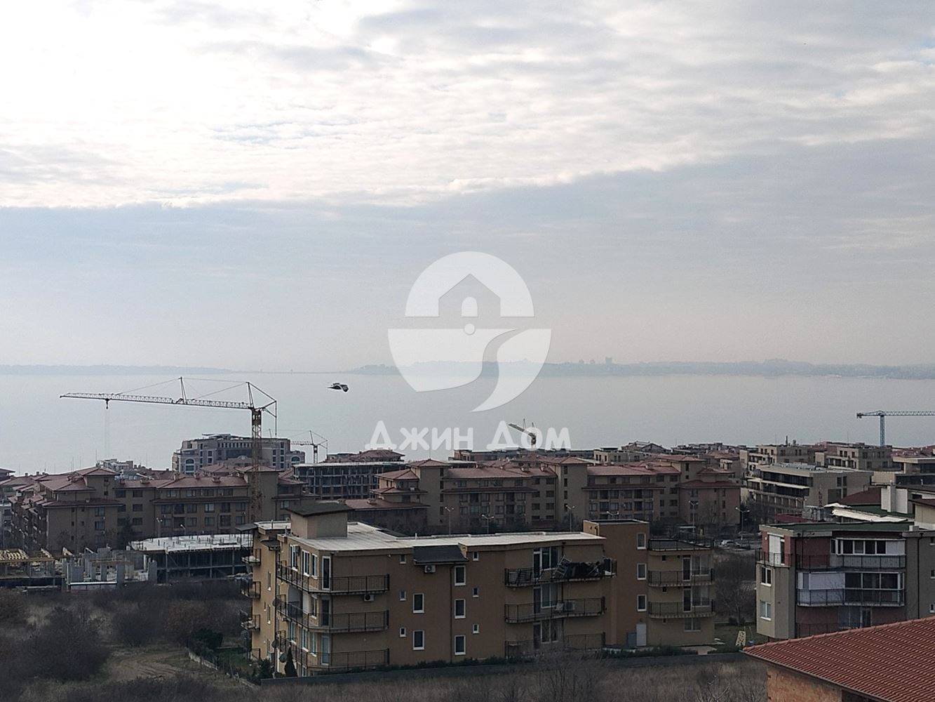 Двустаен апартамент в жилищна сграда с ПАНОРАМА МОРЕ, гр. Свети Влас - 0