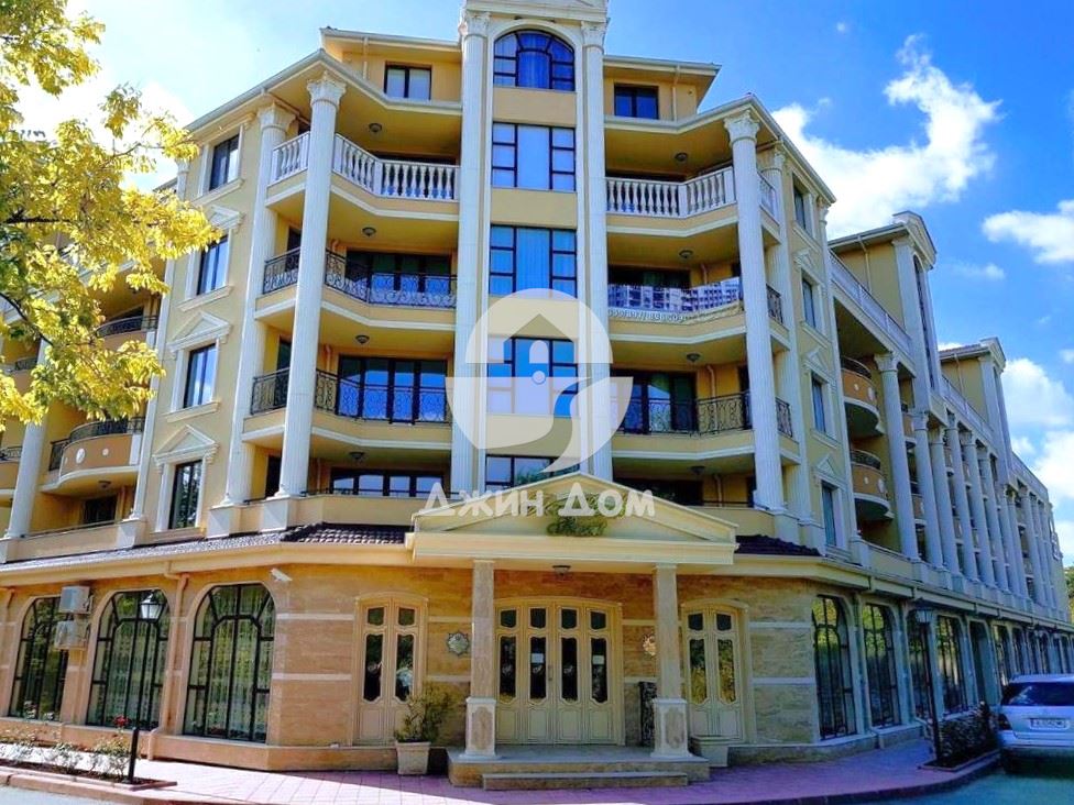 Едностаен апартамент в к-с Флора Бийч Резорт, гр. Поморие - 0