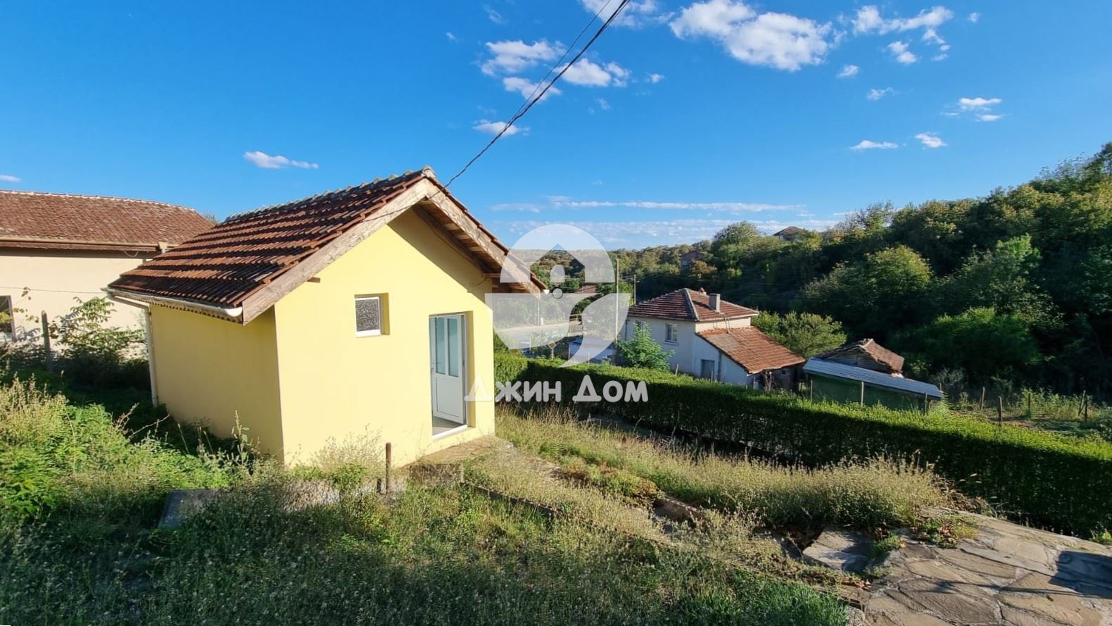 Едноетажна къща с басейн в с. Ново Паничарево - 0