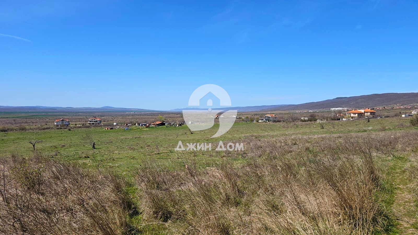 Урегулиран поземлен имот в с. Кошарица - 0