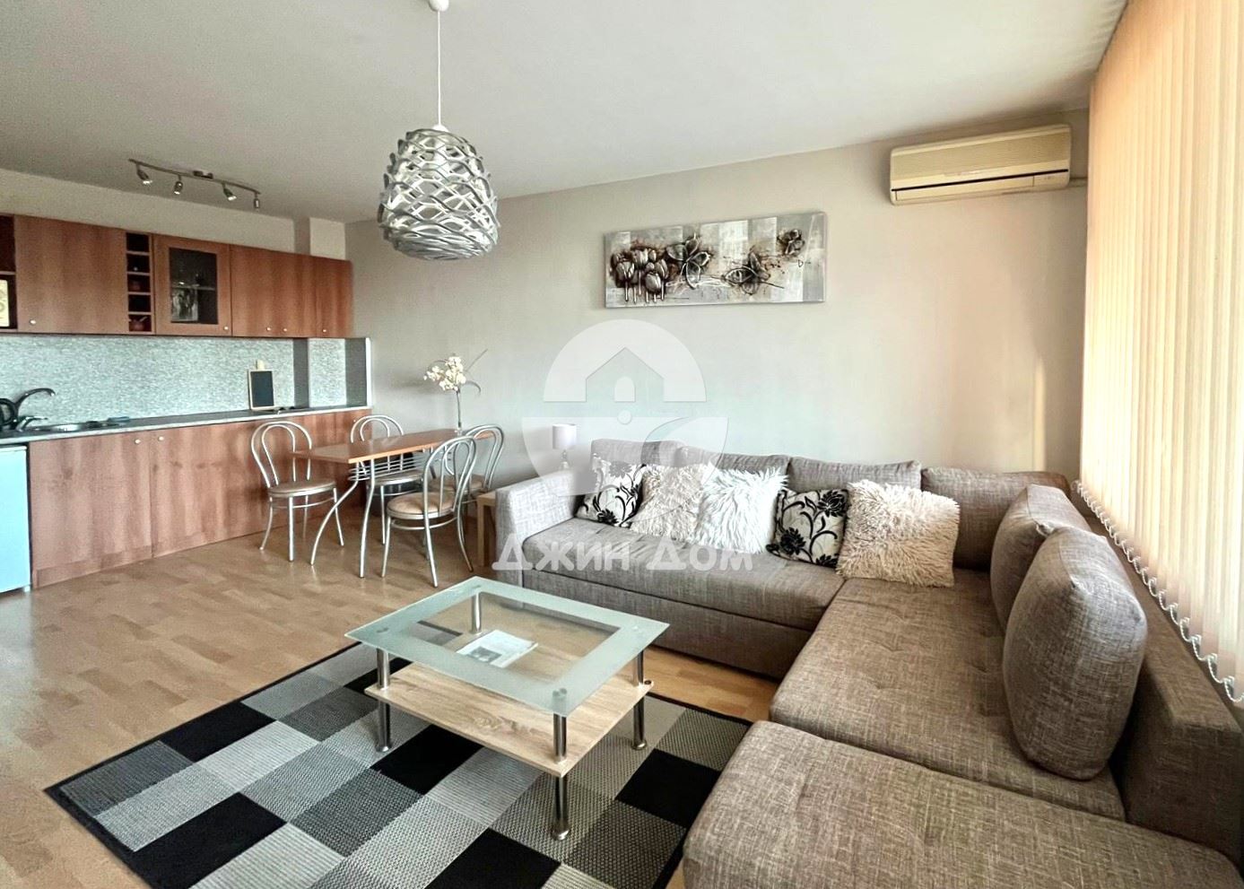 Просторен тристаен апартамент в к-с „Сий Вю“, гр. Свети Влас - 0