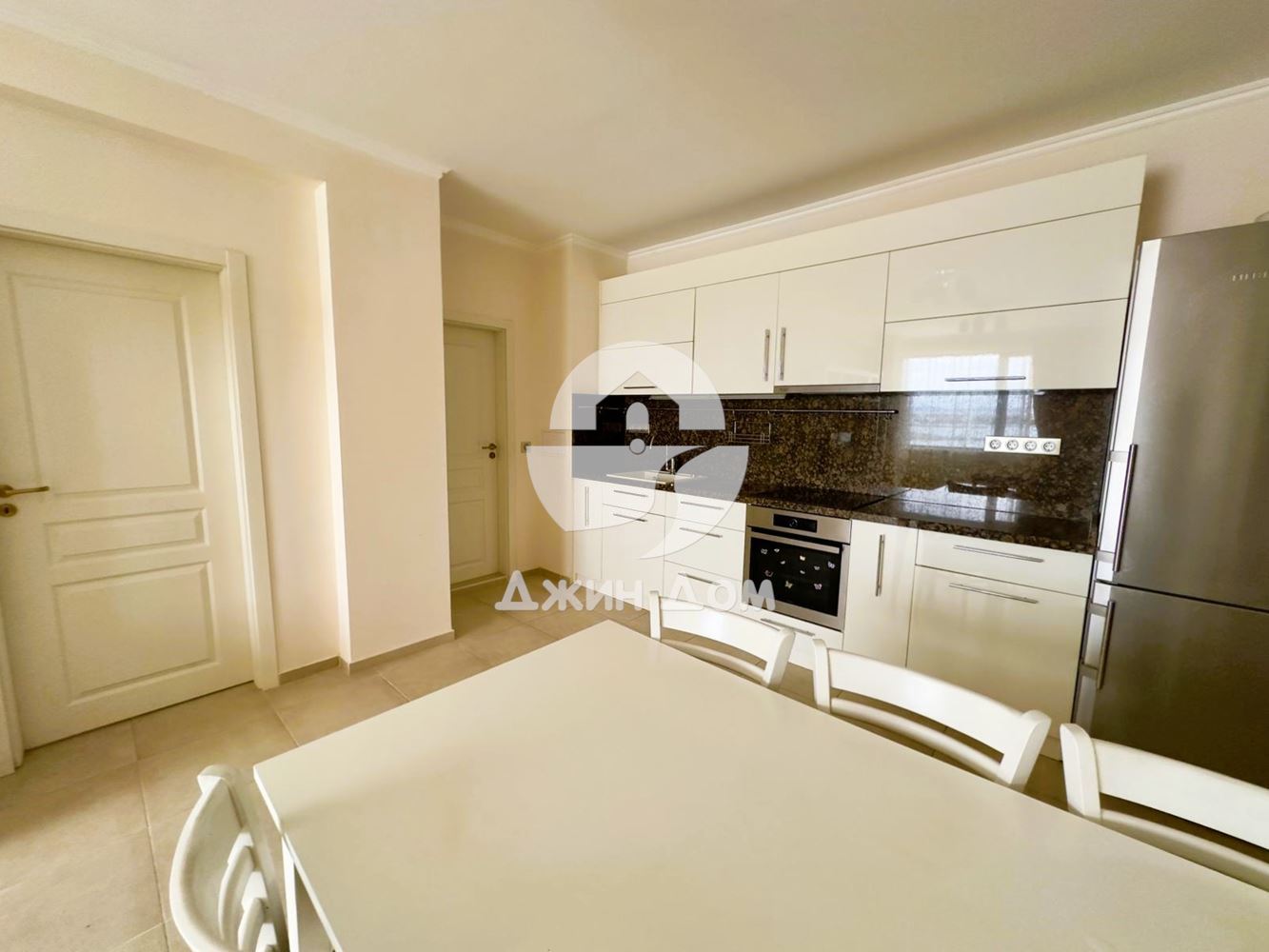 Тристаен апартамент с ПАНОРАМА МОРЕ в Акротирия Бийч, гр. Несебър - 0