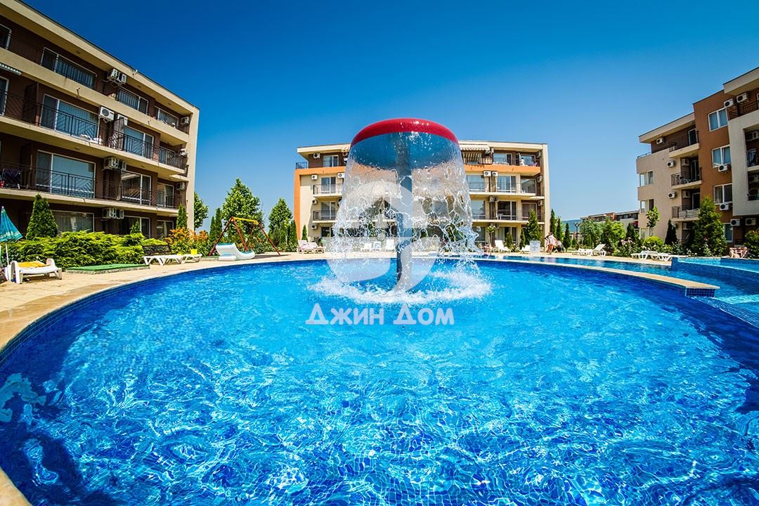 Просторен едностаен апартамент в к-с Несебър Форт Клуб, Слънчев бряг - 0