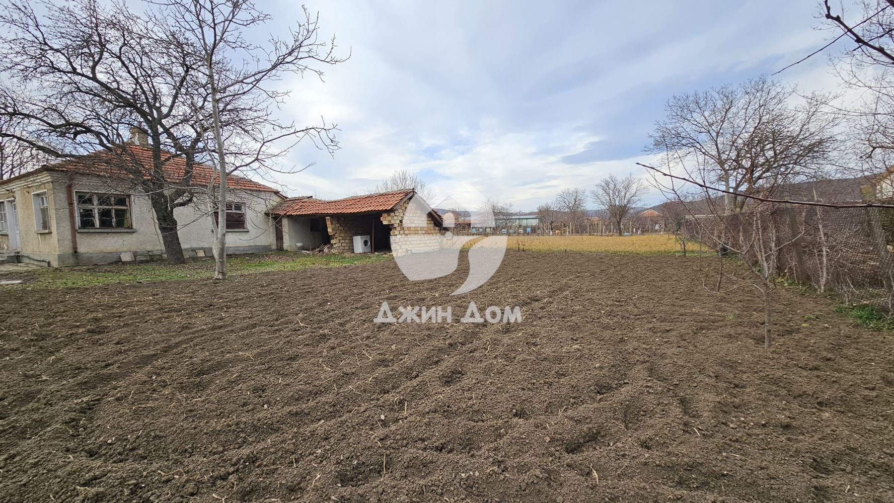 Едноетажна къща в с. Гюльовца, обл. Бургас - 0