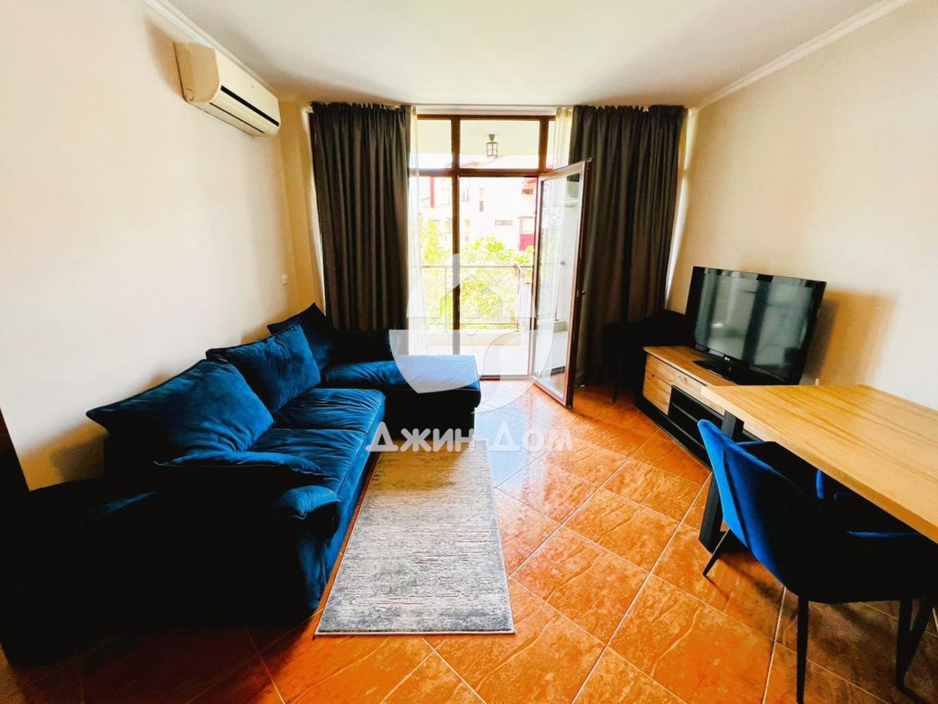 Просторен тристаен апартамент в к-с „Хелиос“, гр. Свети Влас - 0