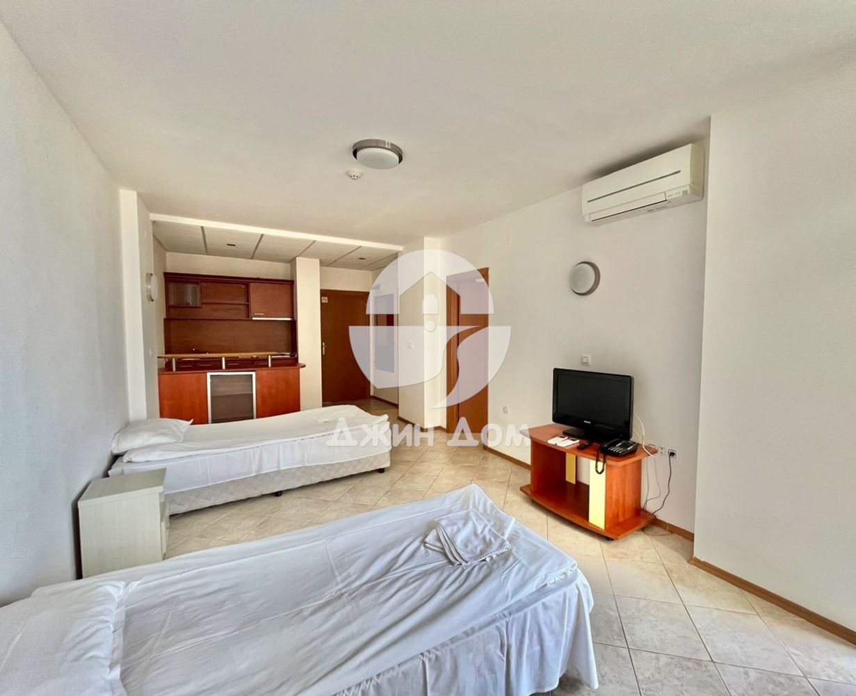 Просторен двустаен апартамент в к-с „Посейдон“, к.к Слънчев бряг - 0