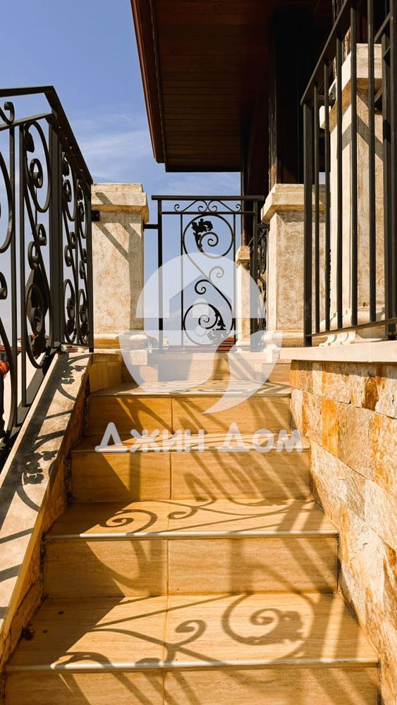 Четиристаен триетажен пентхаус в к-с „Естебан“, гр. Несебър - 0