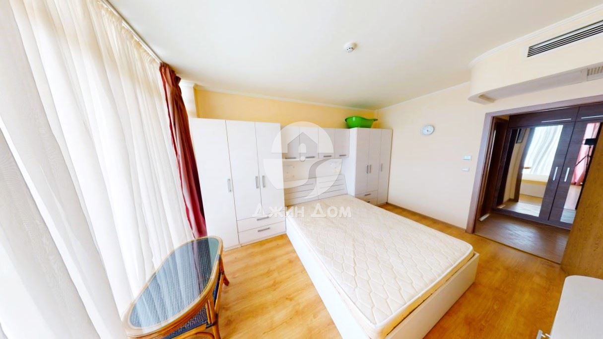 Просторен тристаен апартамент с ПАНОРАМА МОРЕ в Атриум Бийч, Елените - 0