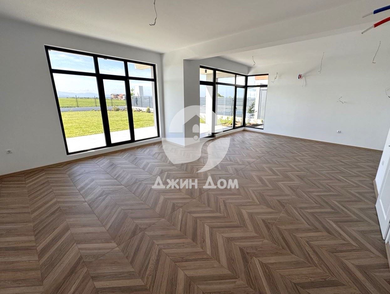 Двуетажна къща с ГЛЕДКА МОРЕ в м-т Лахана, гр. Поморие - 0