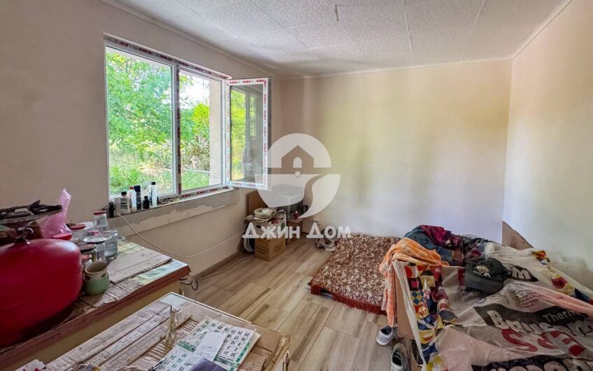 Едноетажна къща с двор в с. Дюлево, обл. Бургас - 0