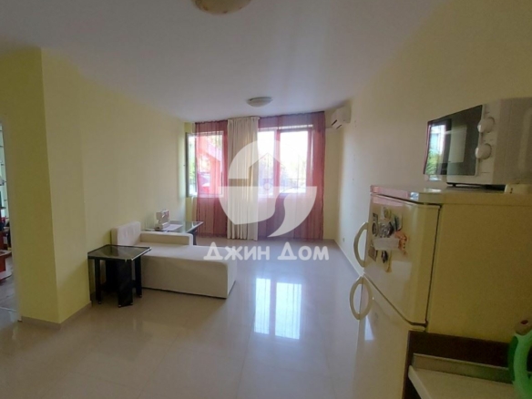 Апартамент с НИСКА ТАКСА ПОДДРЪЖКА в к-с Поморие Бийч Резорт, Поморие - 0