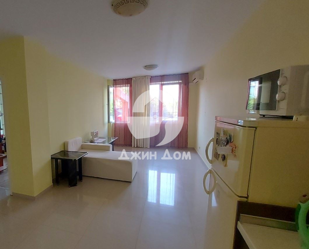 Апартамент с НИСКА ТАКСА ПОДДРЪЖКА в к-с Поморие Бийч Резорт, Поморие - 0