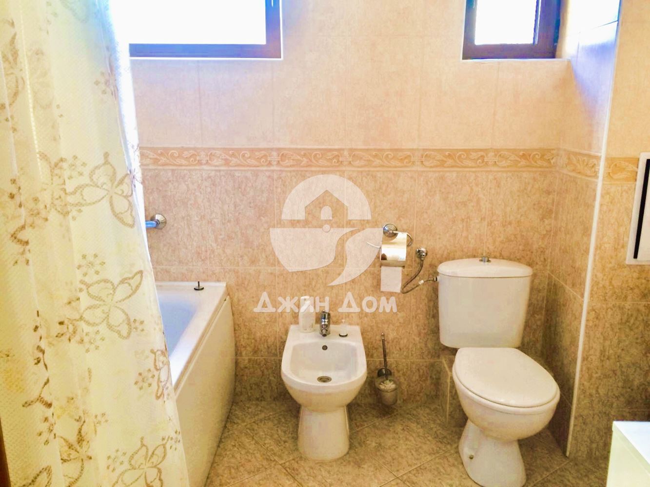 Триетажна обзаведена къща с басейн в к-с „Етъра 2”, гр. Свети Влас - 0