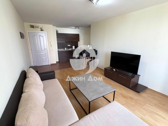 Просторен двустаен апартамент в к-с Панорама Форт Бийч, Свети Влас - 0