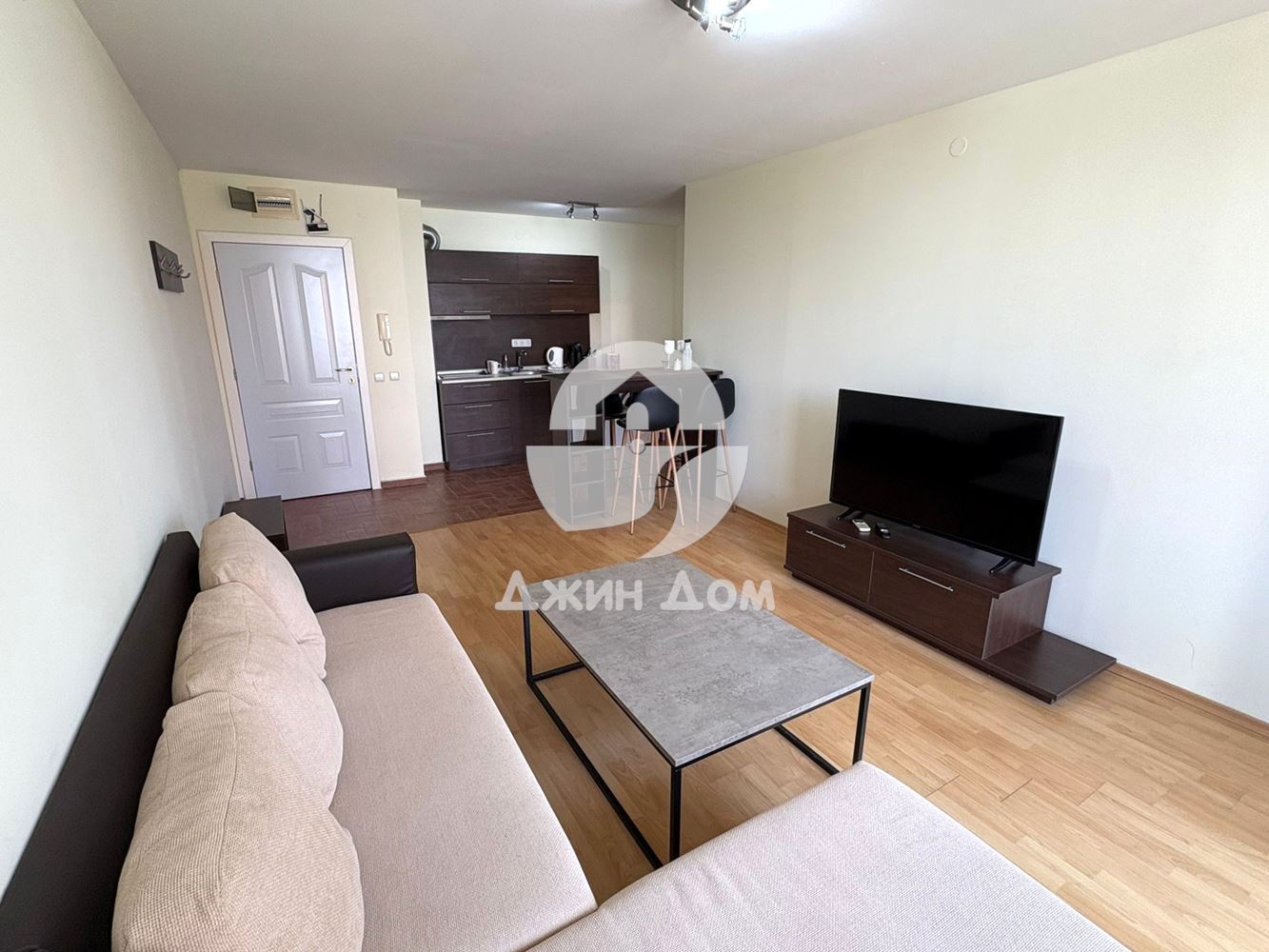 Просторен двустаен апартамент в к-с Панорама Форт Бийч, Свети Влас - 0