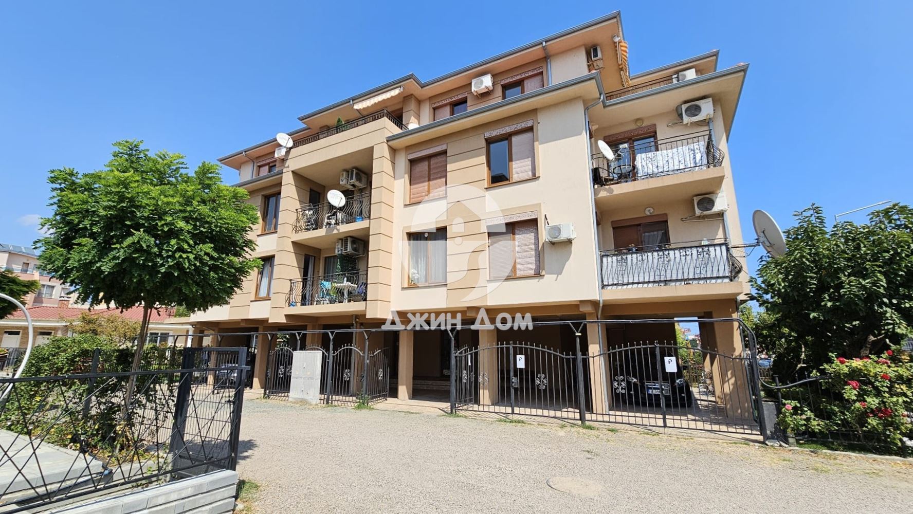 Тристаен апартамент в к-с „Елитония 3“, с. Равда - 0