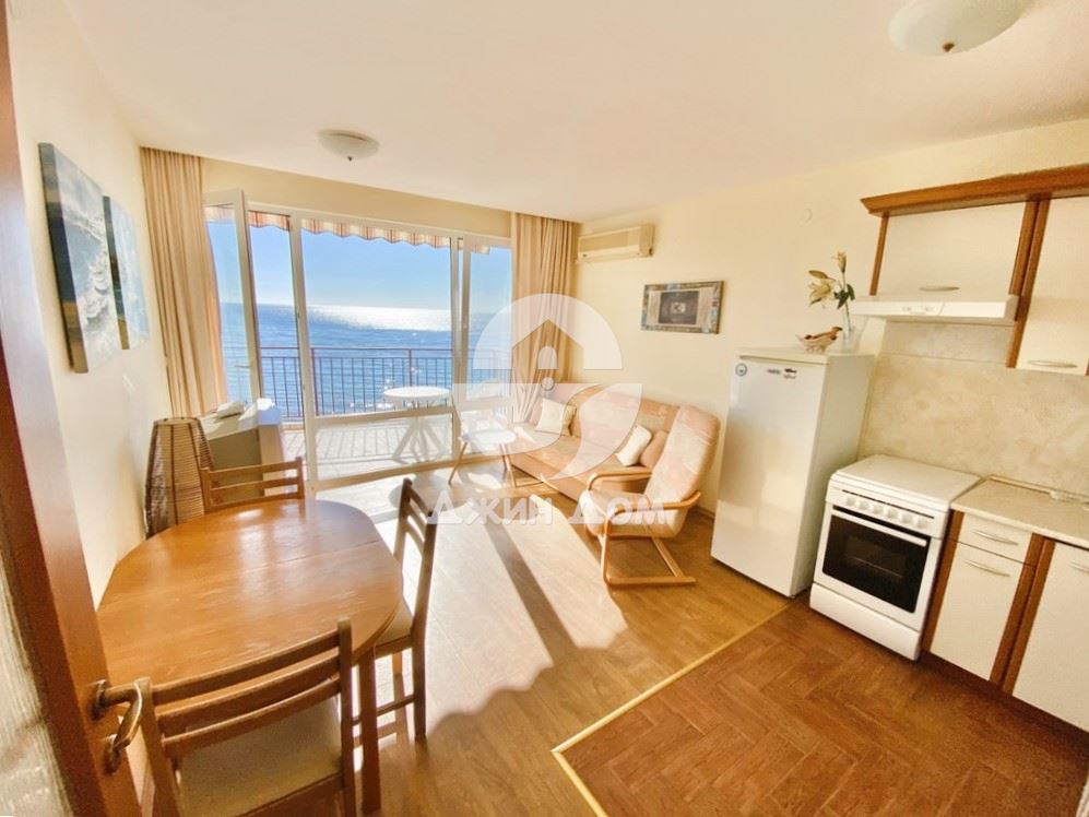 Апартамент с ПАНОРАМА МОРЕ и ПЛАНИНА в Привилидж Форт Бийч, Елените - 0