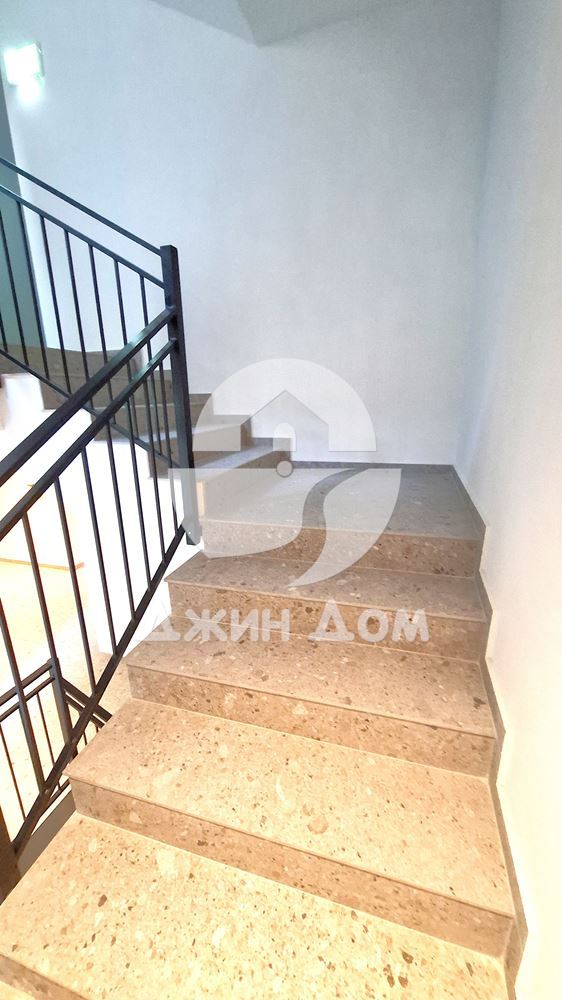 Просторен двустаен апартамент с ДВОР И ПАНОРАМА МОРЕ в гр. Несебър - 0