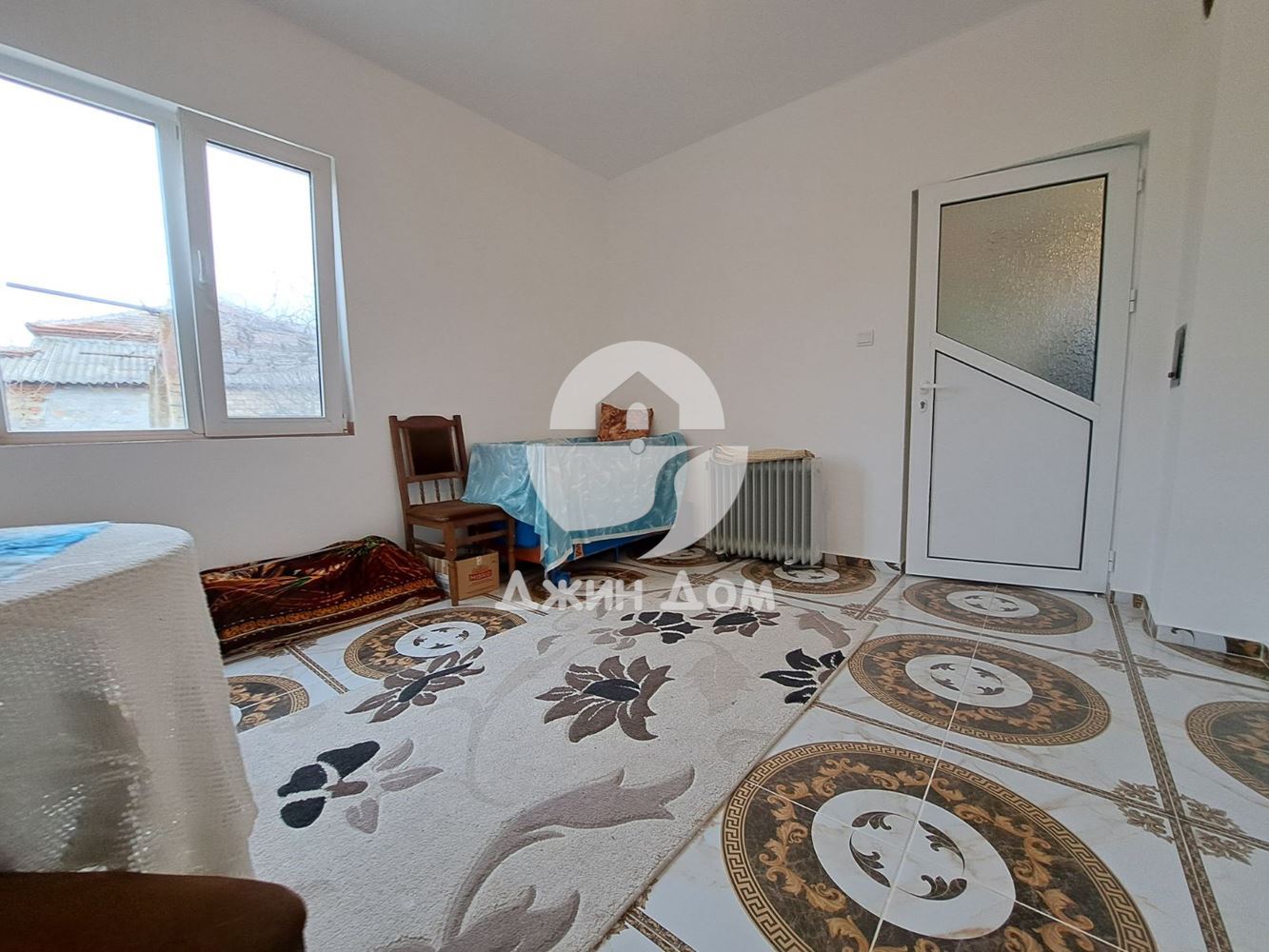 Едноетажна къща с двор в с. Черноград - 0