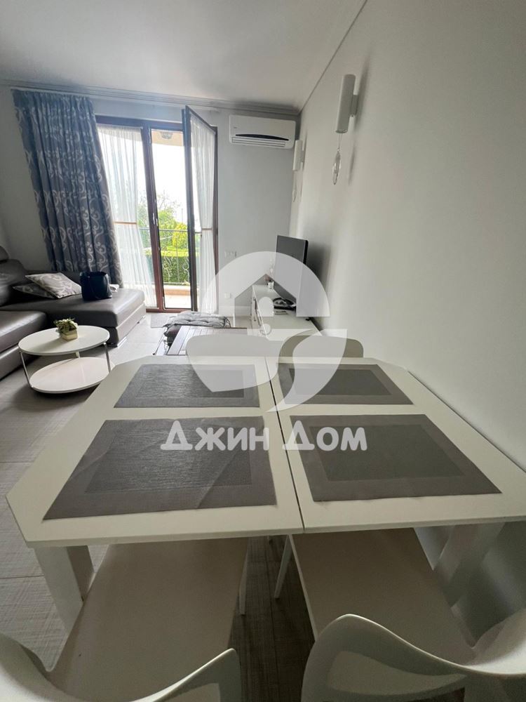 Тристаен апартамент с ГЛЕДКА МОРЕ в к-с „Роял Бей“, гр. Свети Влас - 0