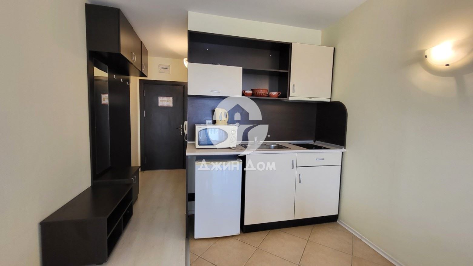 Просторен едностаен апартамент в к-с Сънсет Бийч 4, к.к. Слънчев бряг - 0