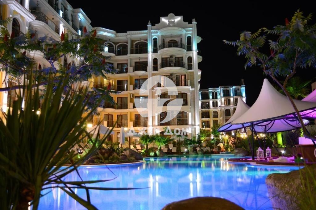 Обзаведен двустаен апартамент в к-с Хармони Сюитс 20, гр. Свети Влас - 0