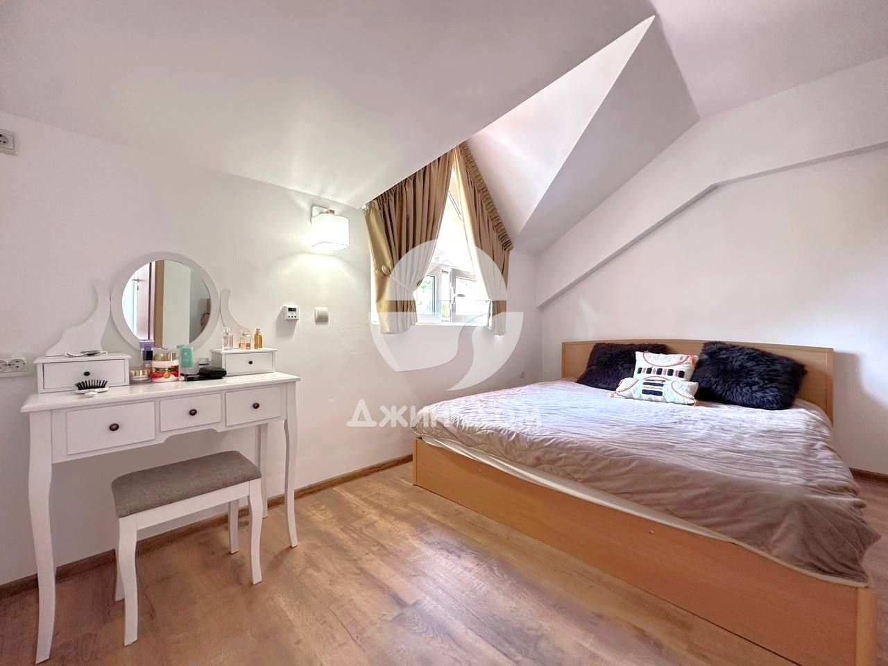 Четиристаен мезонет с НИСКА ТАКСА в к-с „Робинзон“, к.к. Слънчев бряг - 0