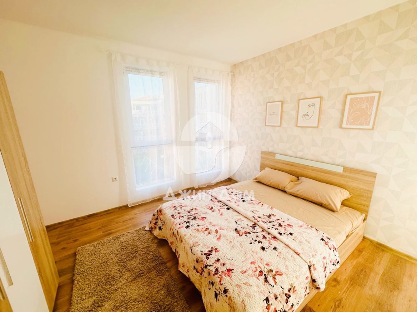 Просторен двустаен апартамент в к-с Съни Дей 6, к.к. Слънчев бряг - 0