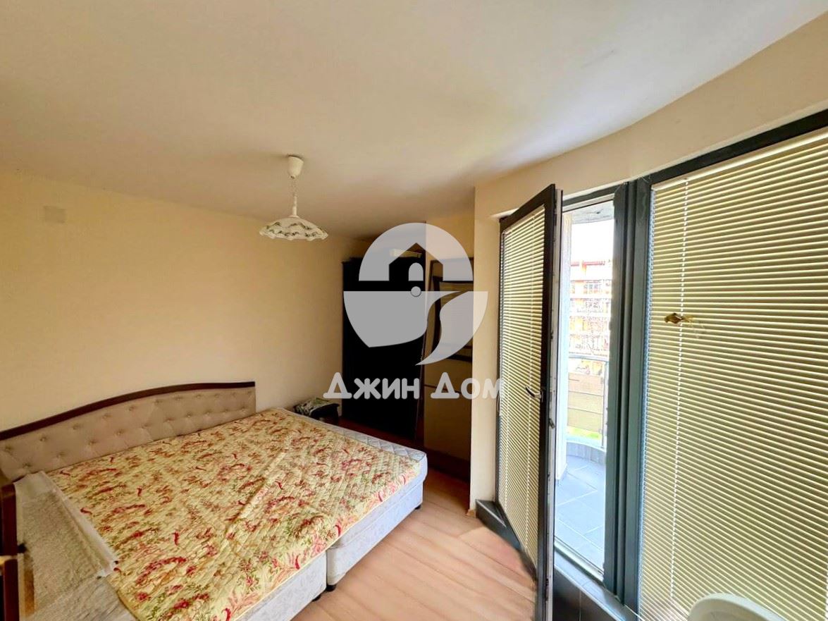 Двустаен апартамент в жилищна сграда, к.к Слънчев бряг - 0