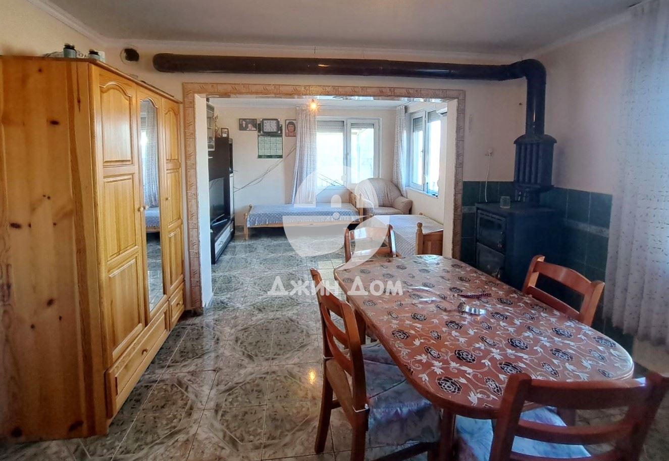 Двуетажна къща с 6 спални и гледка ПЛАНИНА в с. Черноград - 0