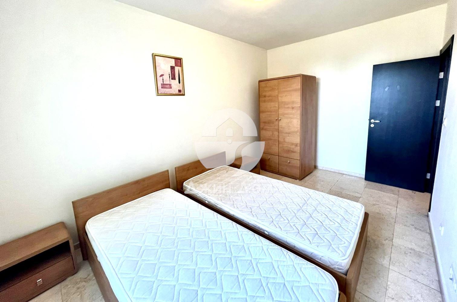 Тристаен апартамент с ЧАСТИЧНА ГЛЕДКА МОРЕ в к-с "Райска градина" - 0