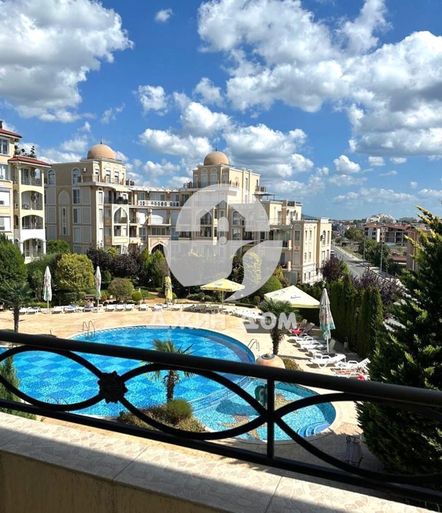 Просторен тристаен апартамент в к-с “Елитония Гардънс”, с. Равда - 0