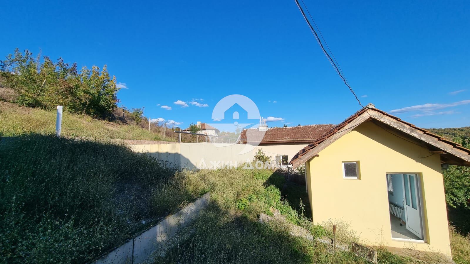 Едноетажна къща с басейн в с. Ново Паничарево - 0