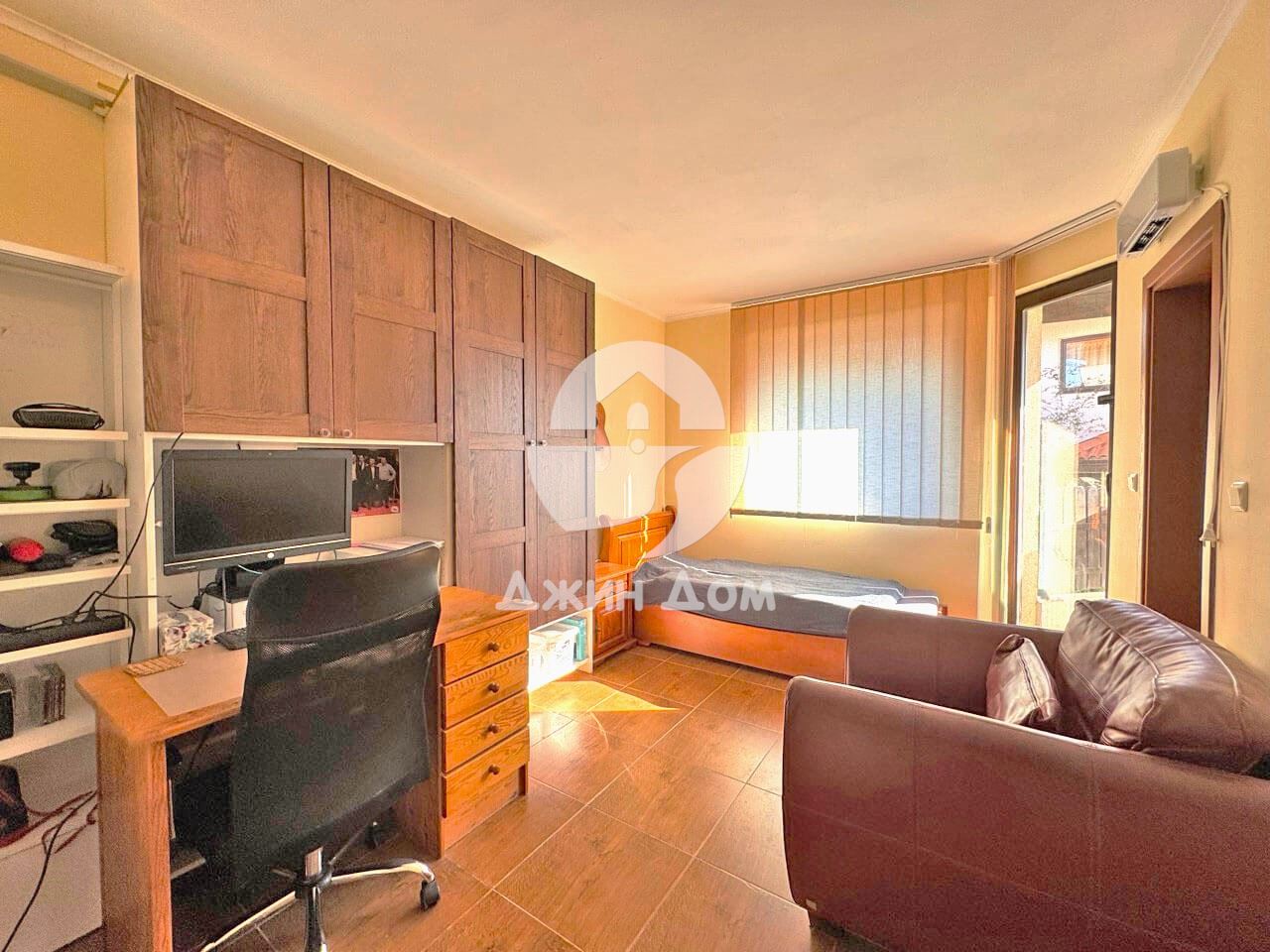 Просторен обзаведен тристаен апартамент в Бей Вю Вилас, с. Кошарица - 0